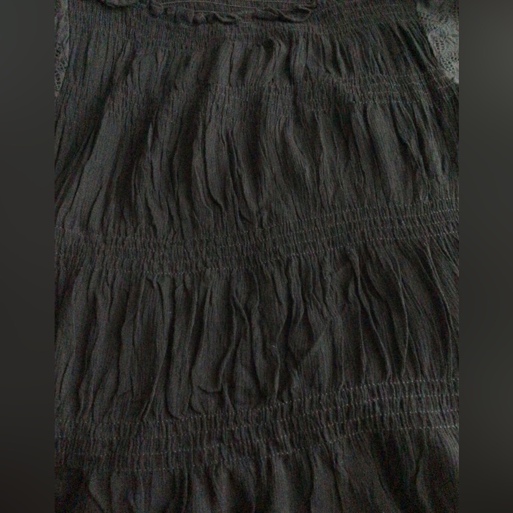 Black Ruffled Sleeveless Top - Picture 4 of 4